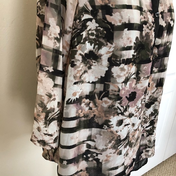 Simply Vera Wang Fully Lined Hi-low, like new - Picture 4 of 8